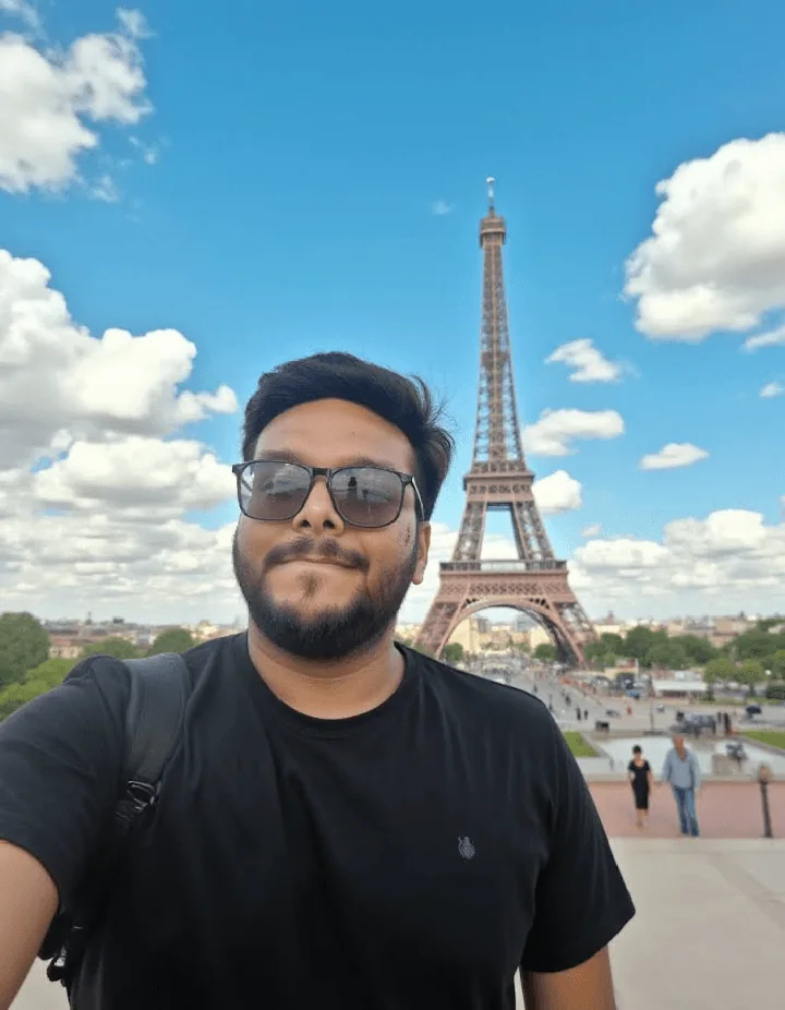 Subham Tibrewal at the Eiffel Tower